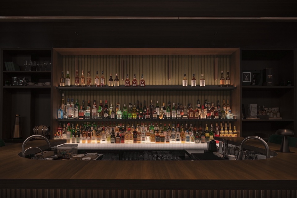 单行本 咖啡酒馆 外物 WHY WOULD 设计事务所