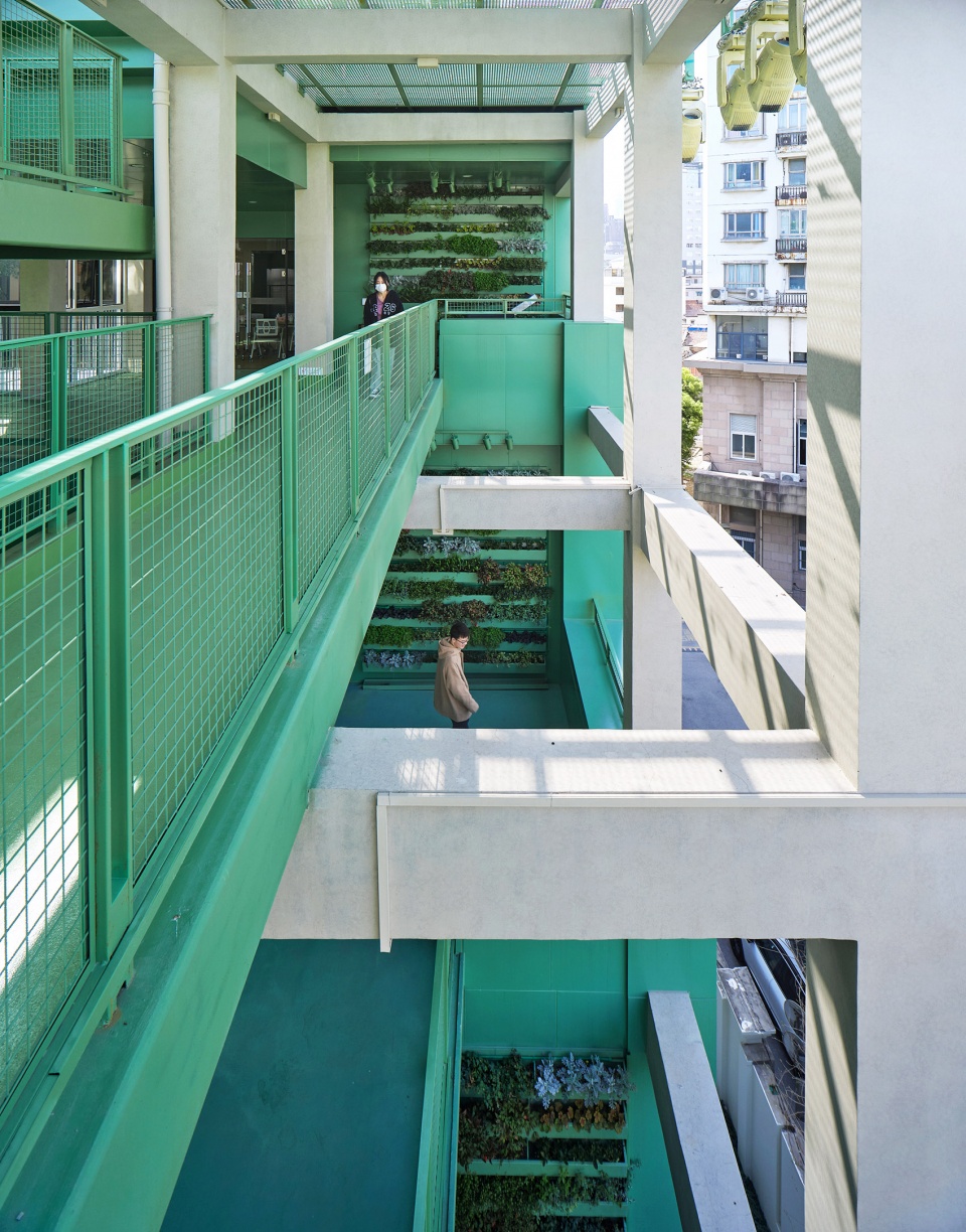 renovation of east nanjing road sub district community comprehensive life service center by tjad
