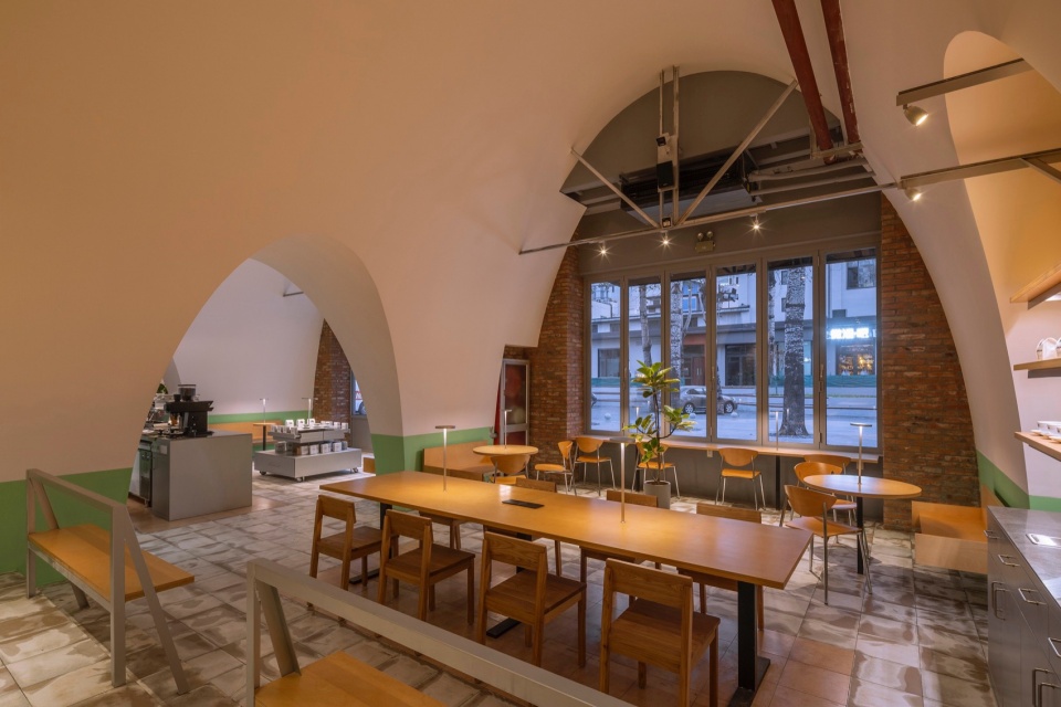 cenchi coffee satellite factory store by spacestation
