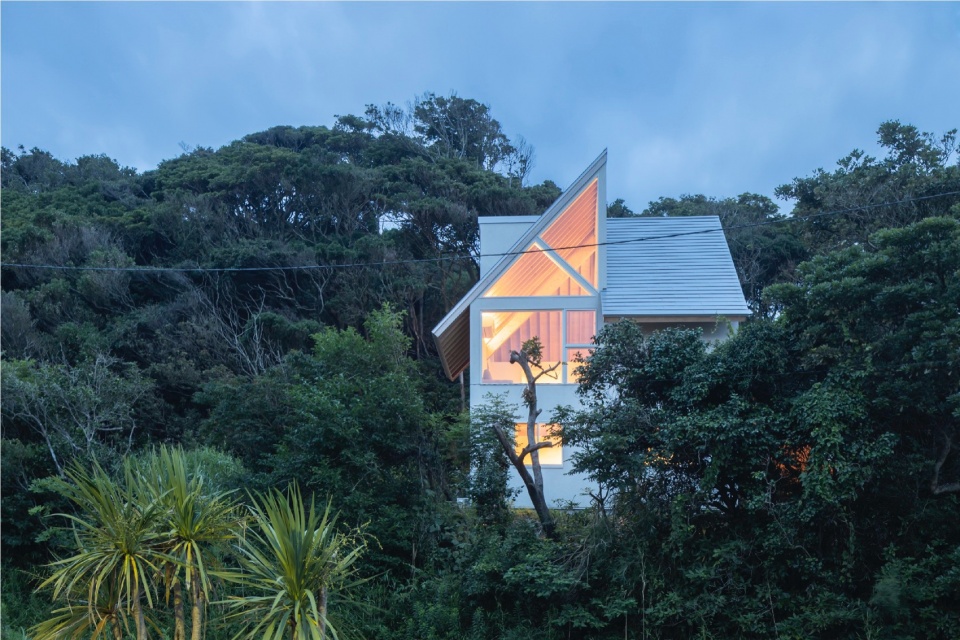 Futtsu Weekend House by Atelier MEME
