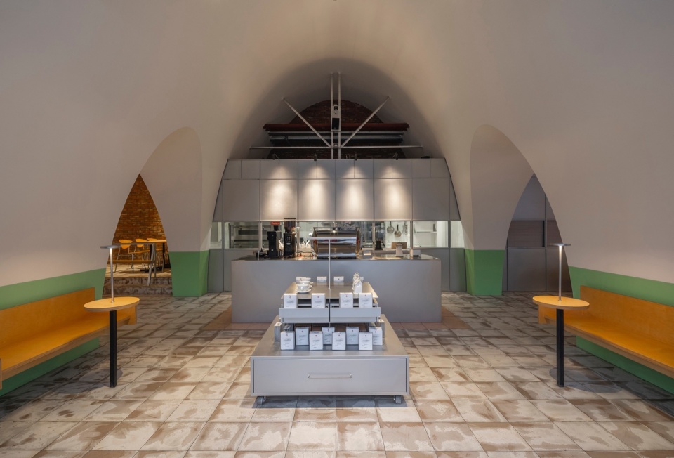 cenchi coffee satellite factory store by spacestation