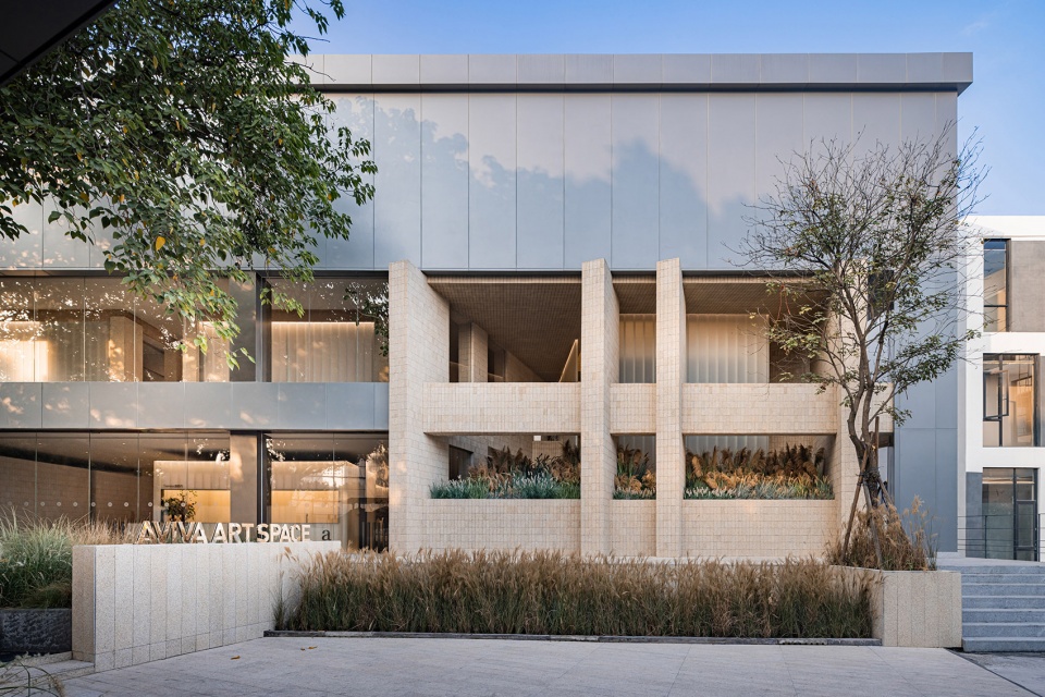 aviva guangzhou art center by rebo