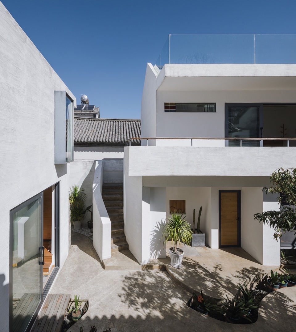An inward micro courtyard China by Edge Architect