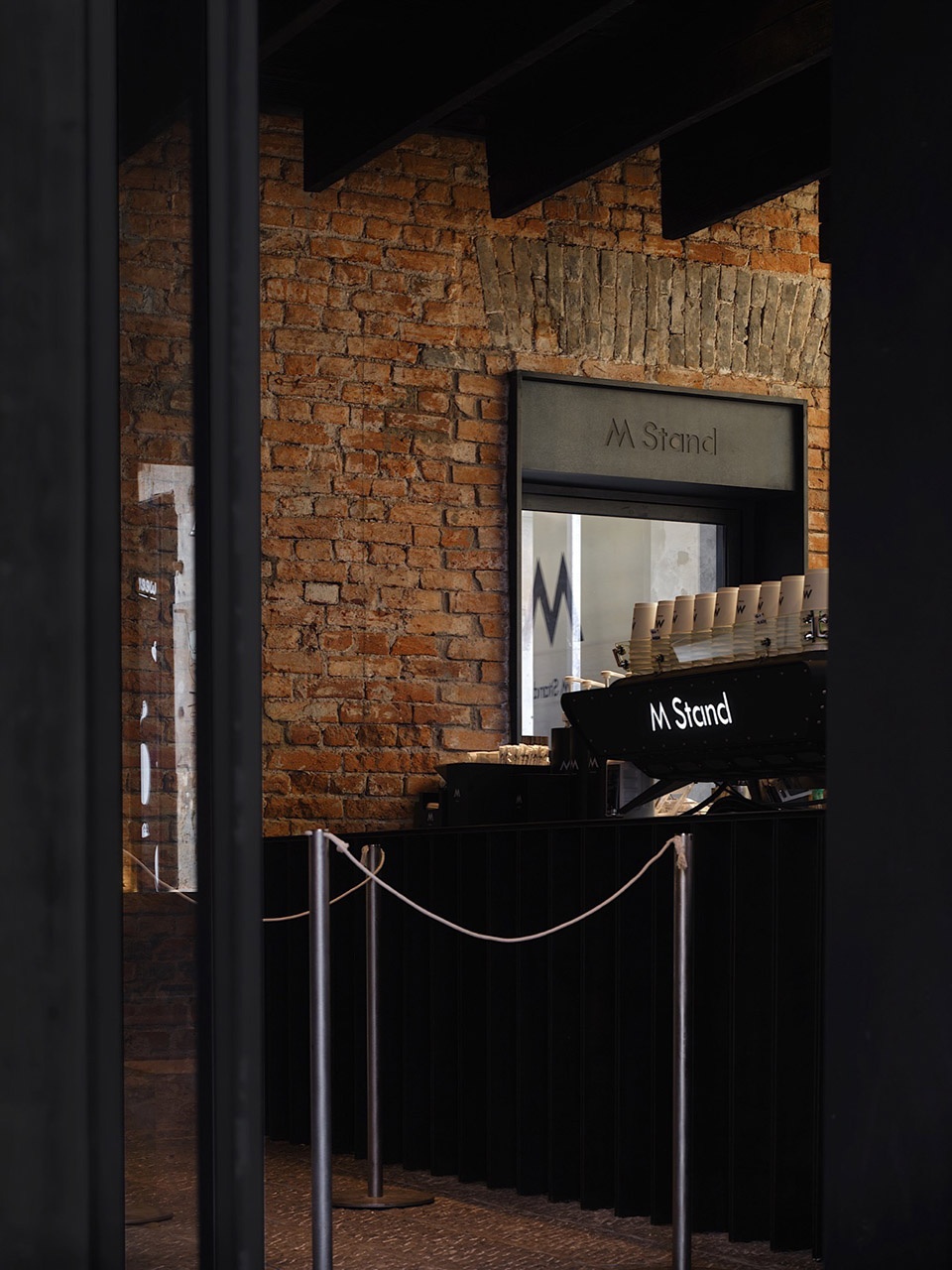 M stand Qingdao Silverfish Alley Flagship Store by Balance design