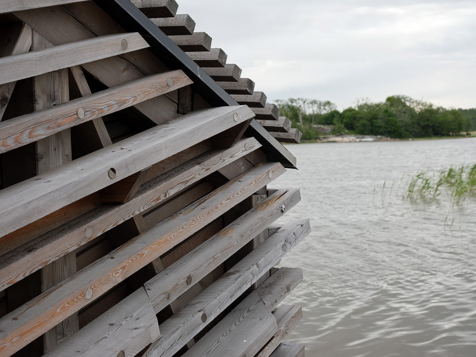 piilokoju floating birdwatching hideout by studio puisto architects