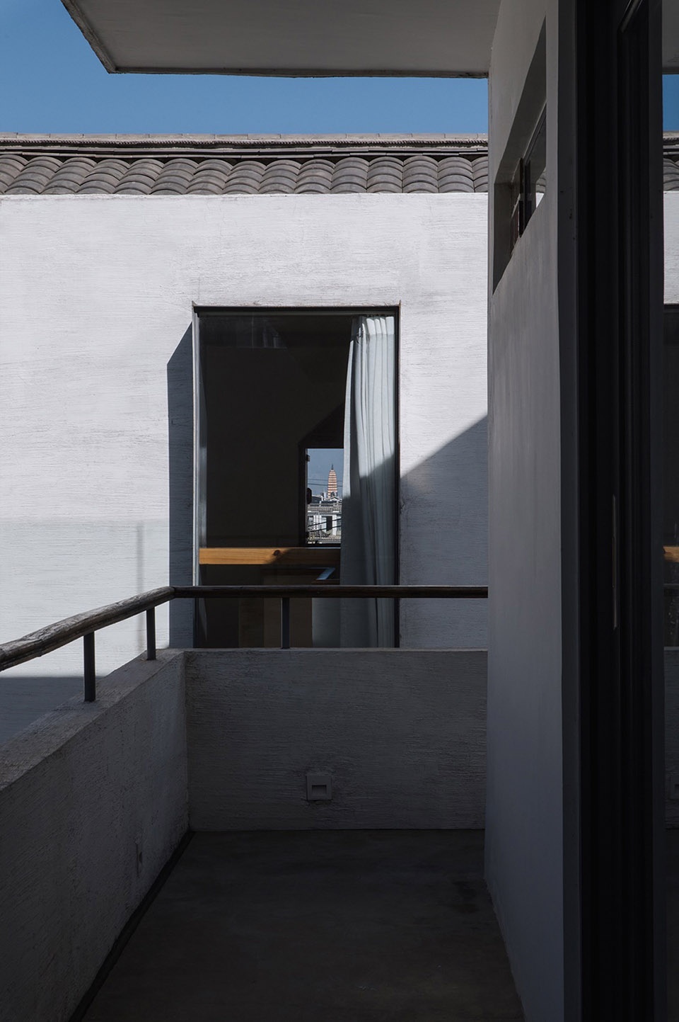 An inward micro courtyard China by Edge Architect