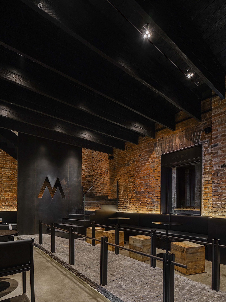 M stand Qingdao Silverfish Alley Flagship Store by Balance design