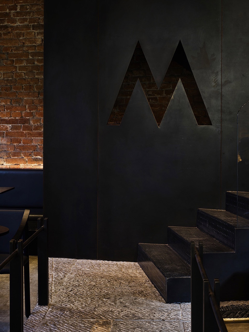 M stand Qingdao Silverfish Alley Flagship Store by Balance design