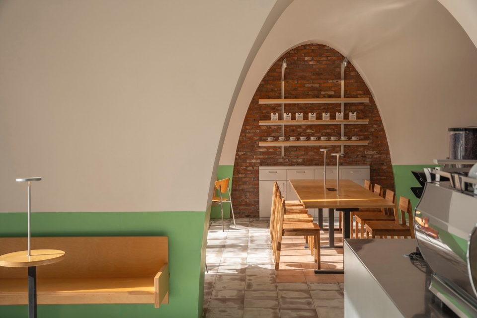 cenchi coffee satellite factory store by spacestation