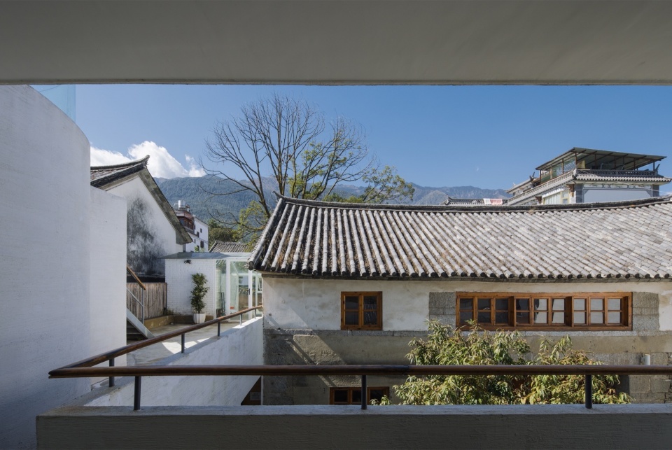 An inward micro courtyard China by Edge Architect