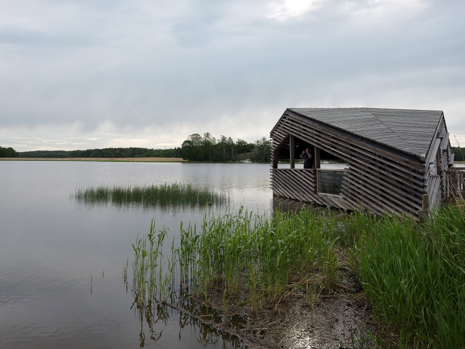 piilokoju floating birdwatching hideout by studio puisto architects