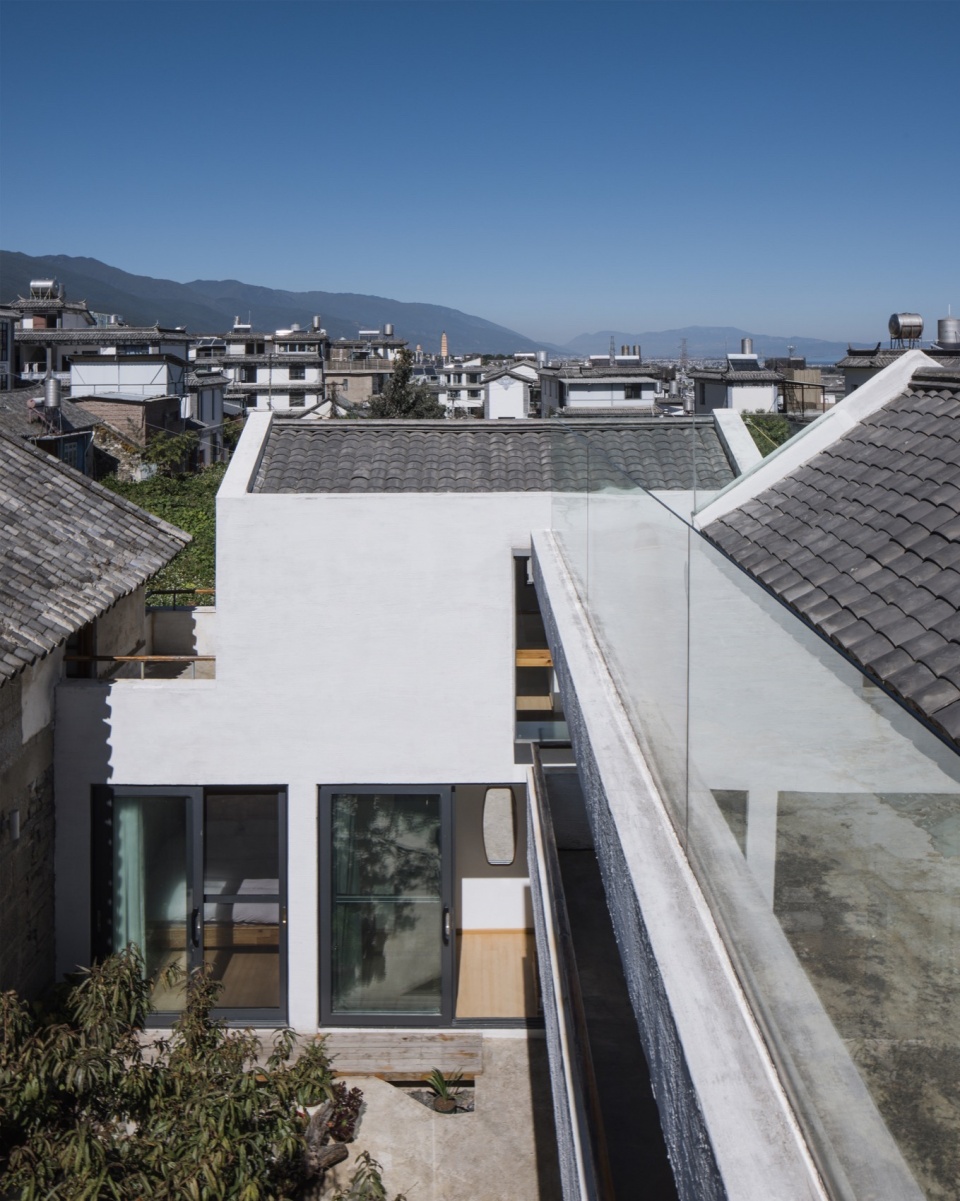 An inward micro courtyard China by Edge Architect