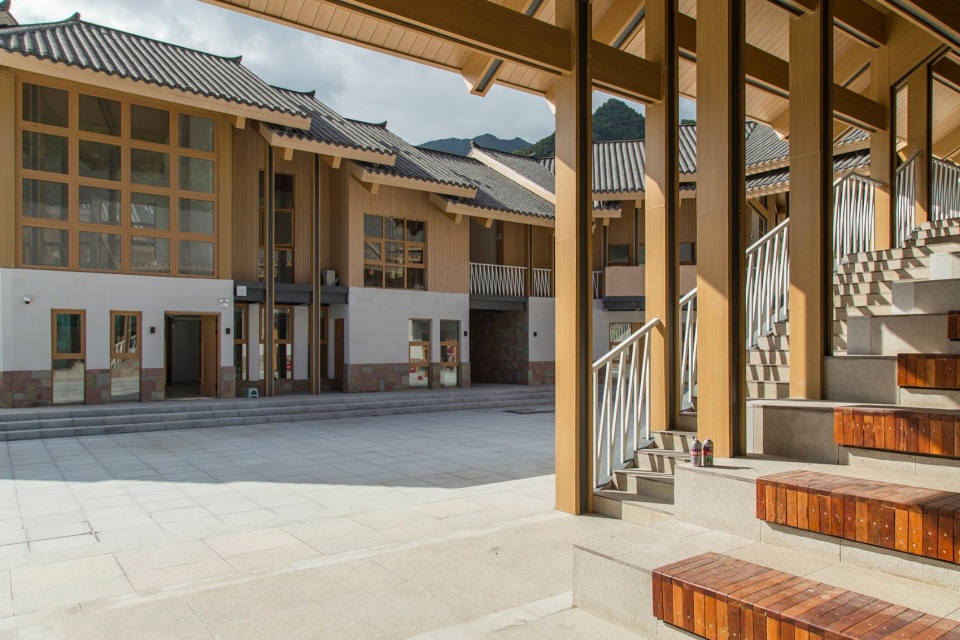 图23 开放的院落空间 ©共生风景