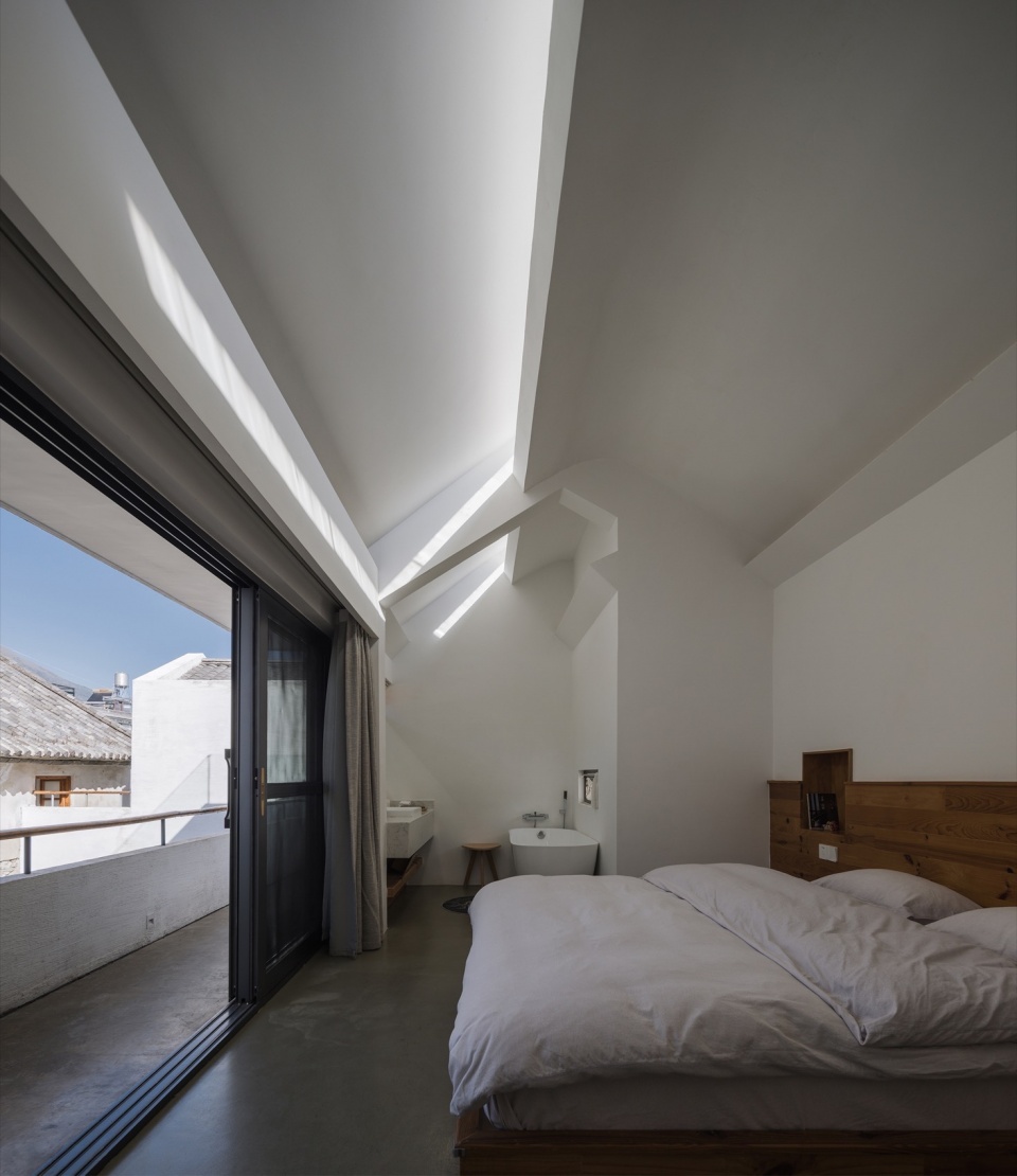 An inward micro courtyard China by Edge Architect