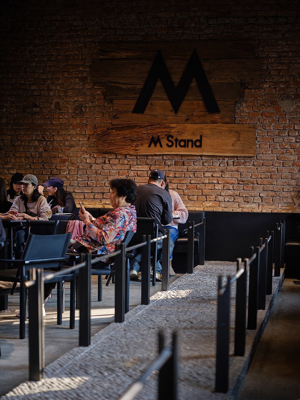 M stand Qingdao Silverfish Alley Flagship Store by Balance design