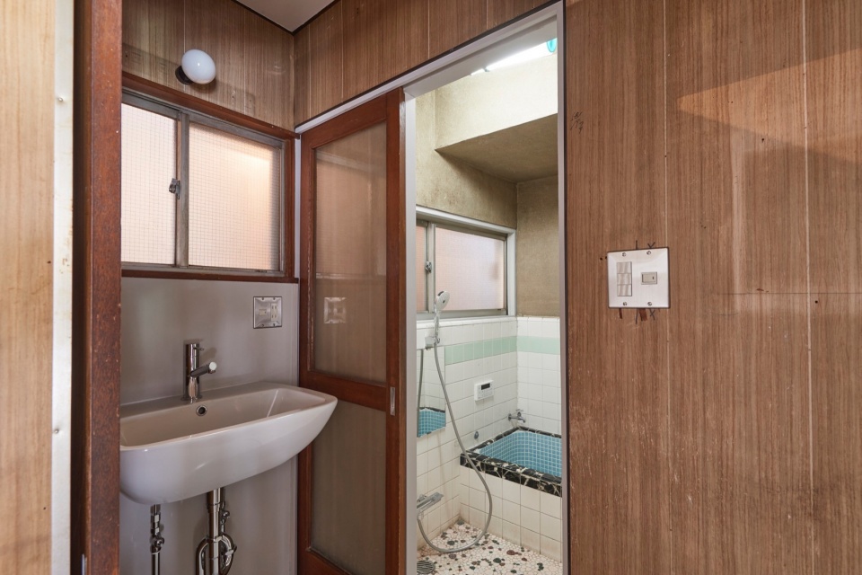 Arakawa House by Roovice