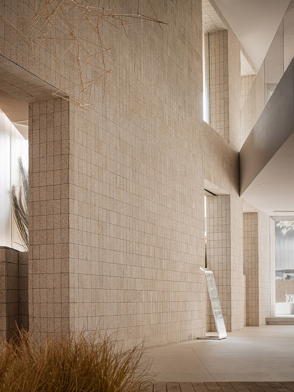 aviva guangzhou art center by rebo