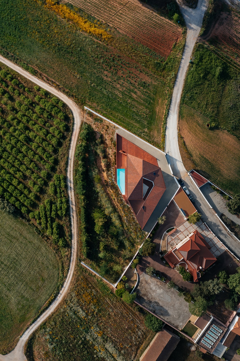 valley house by volume architecture lisbon studio