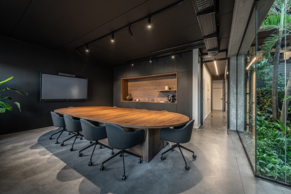 sos roof headquarters by objekt