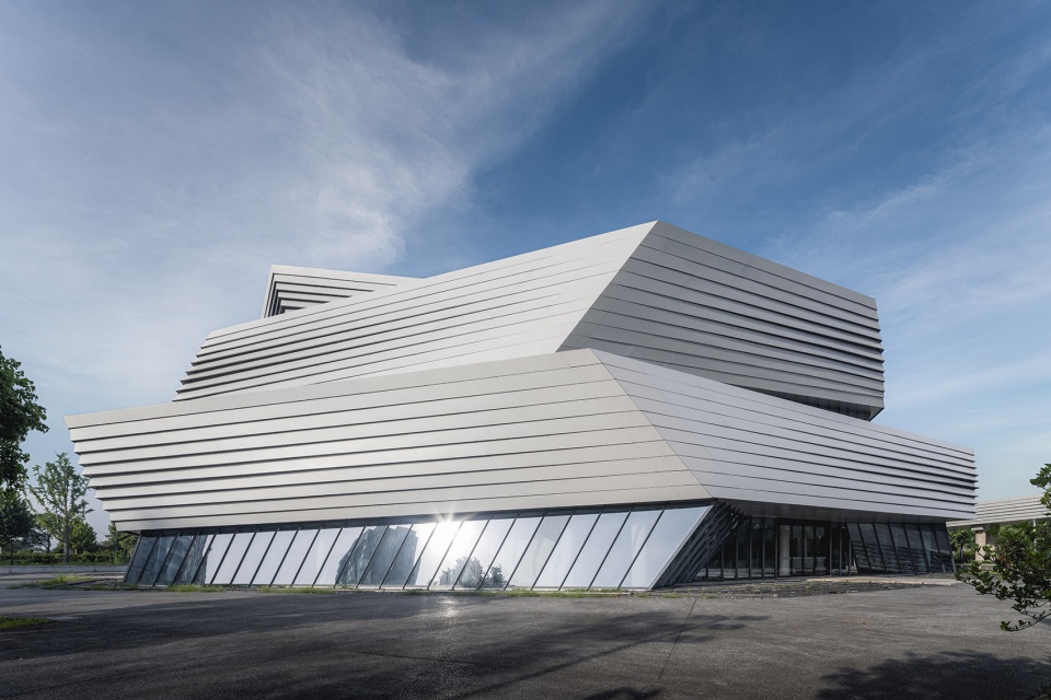 the cloud center by crox