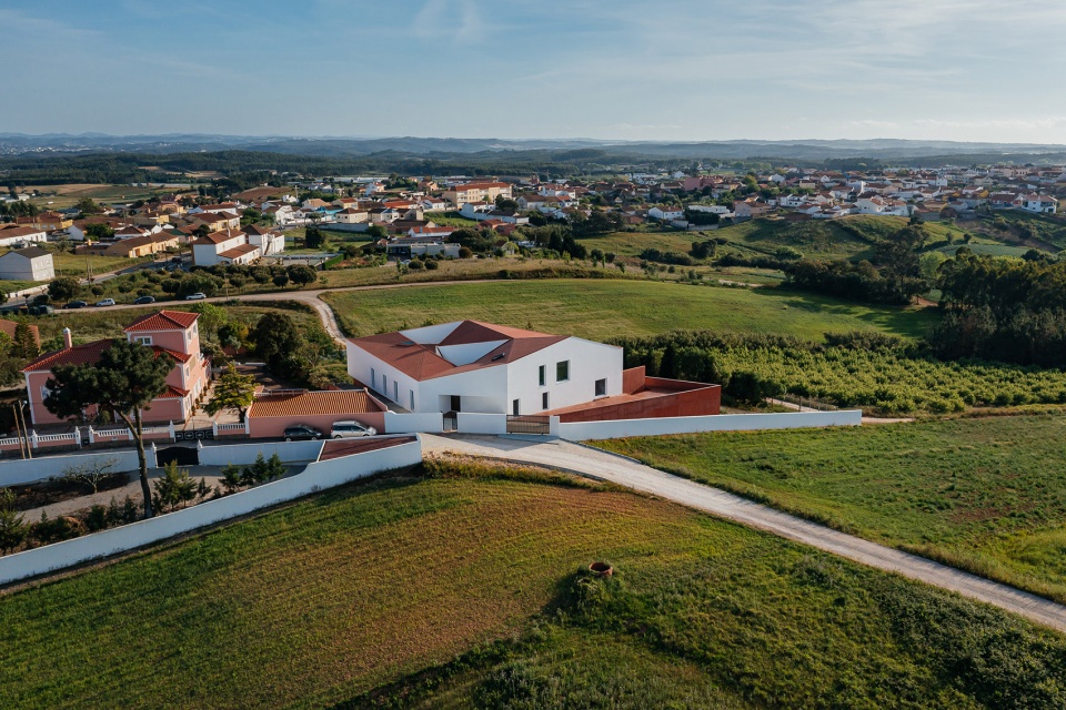 valley house by volume architecture lisbon studio
