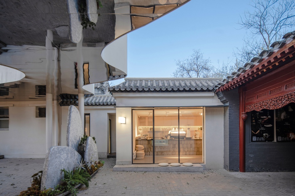 courtyard 35 a world apart by way studio