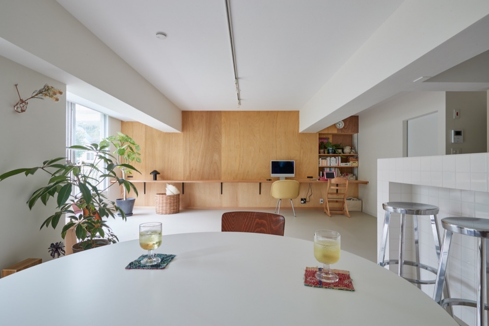 hayama apartment by roovice