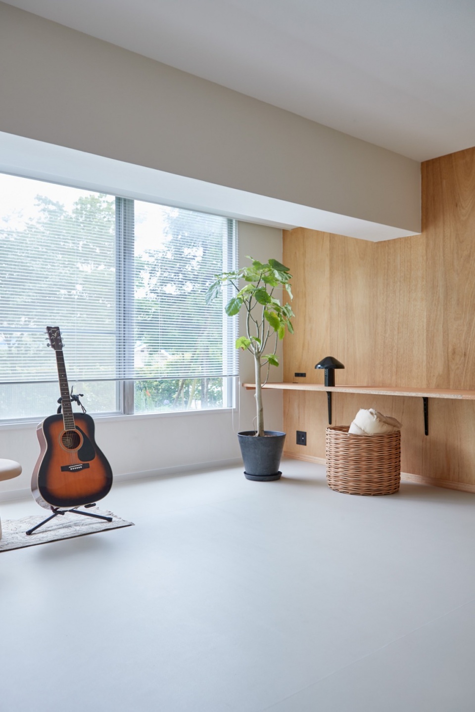 hayama apartment by roovice