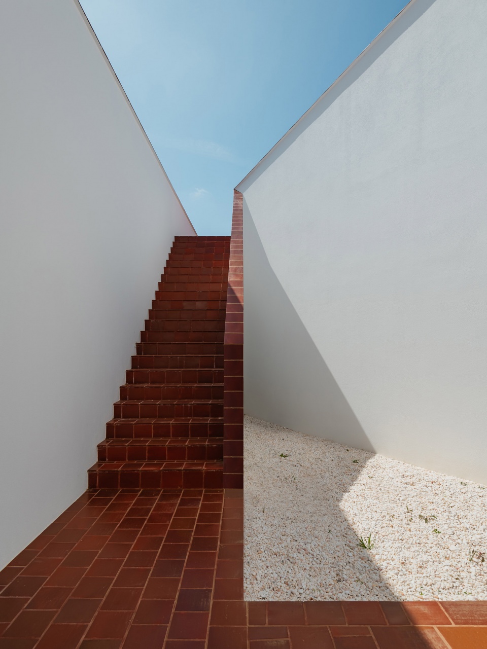 valley house by volume architecture lisbon studio