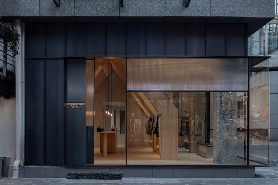 tires the gathring house by basistudio