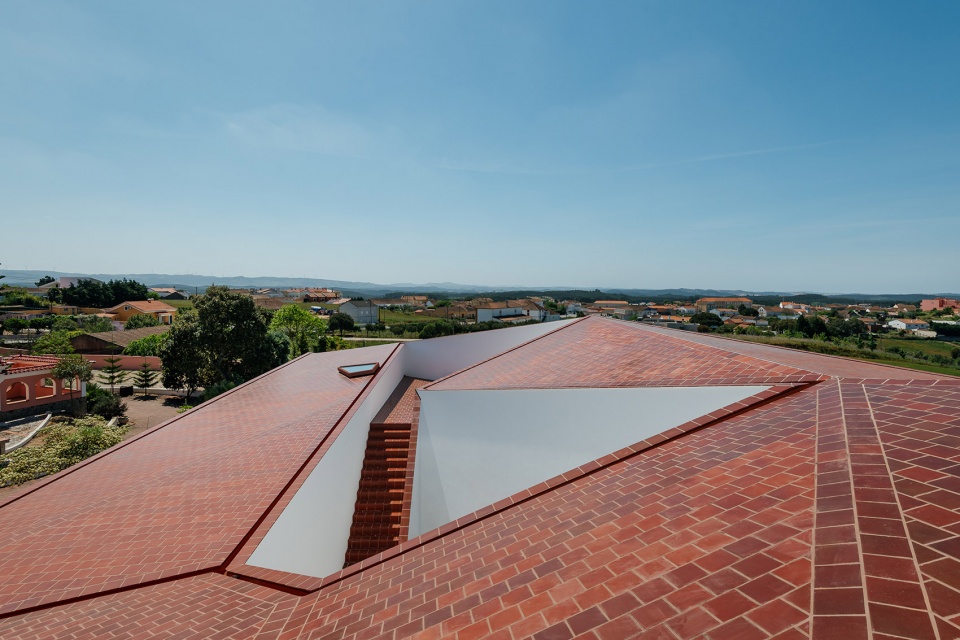 valley house by volume architecture lisbon studio