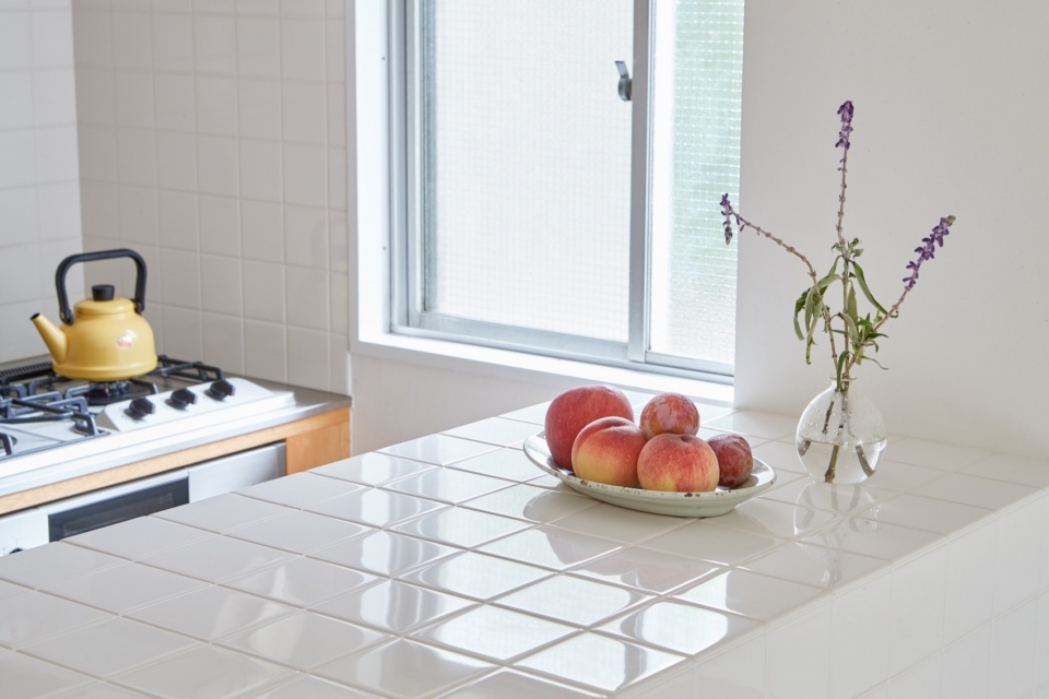 hayama apartment by roovice