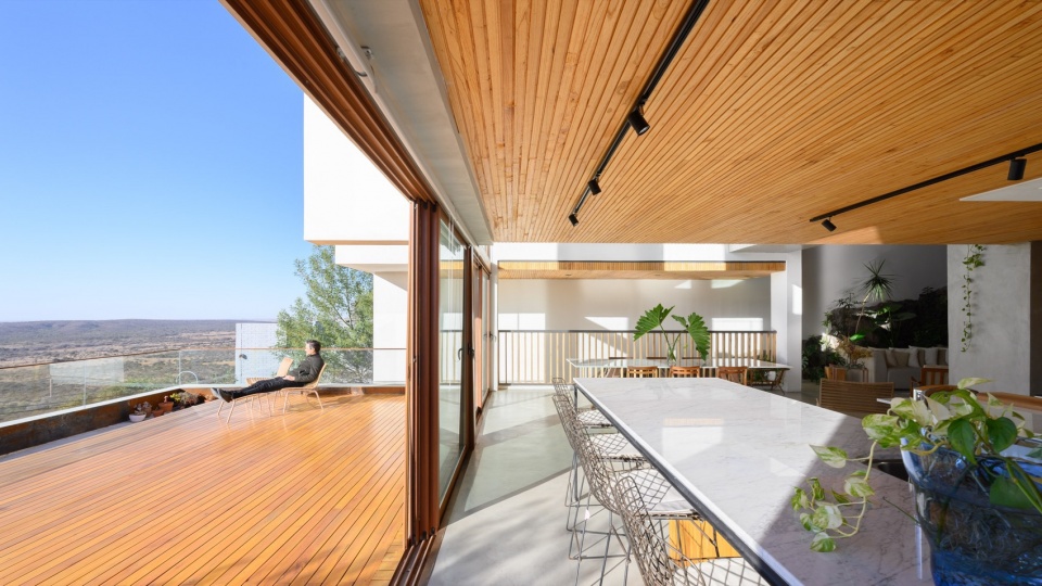house in the stone by arq christian schlatter