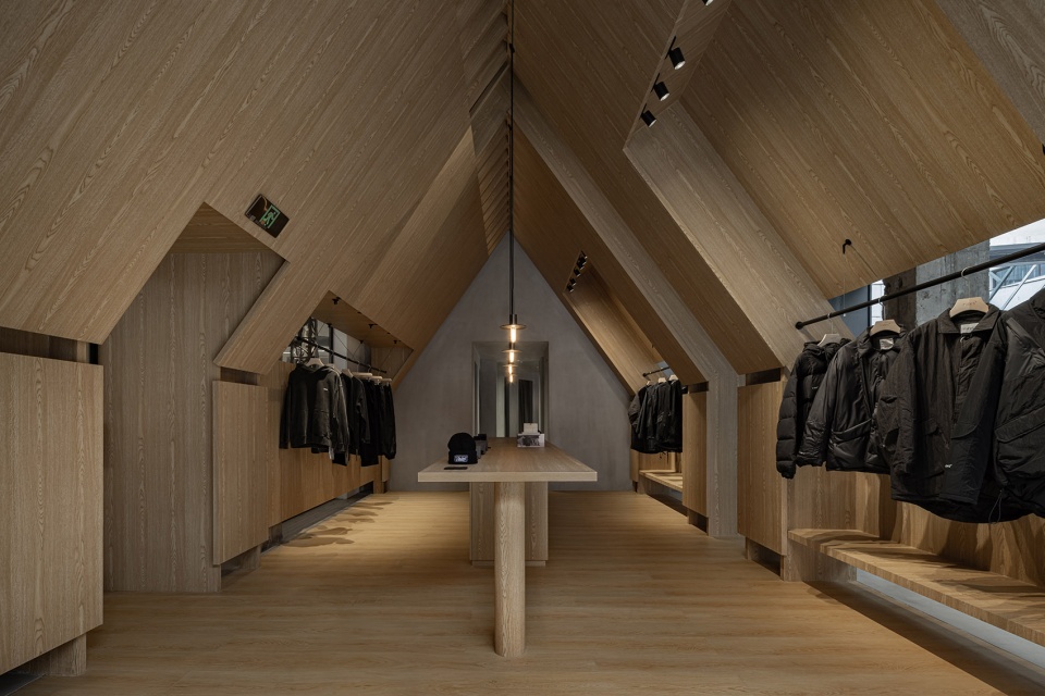 tires the gathring house by basistudio