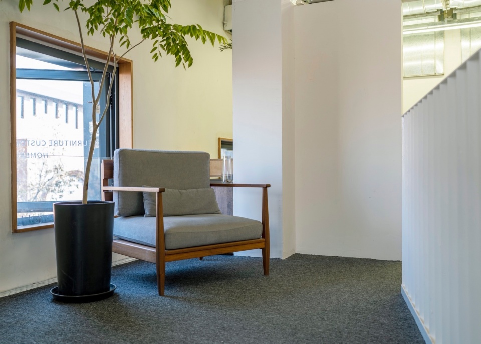 Hexagonal Court Homer Shop Office by Jin Qiuye Studio