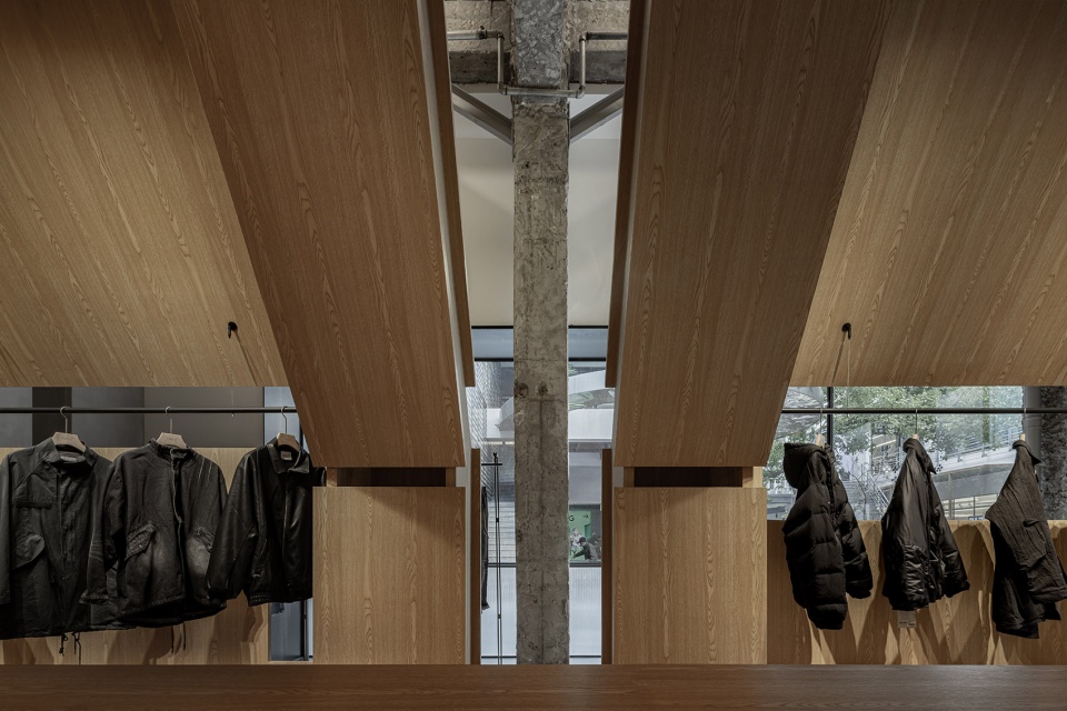 tires the gathring house by basistudio
