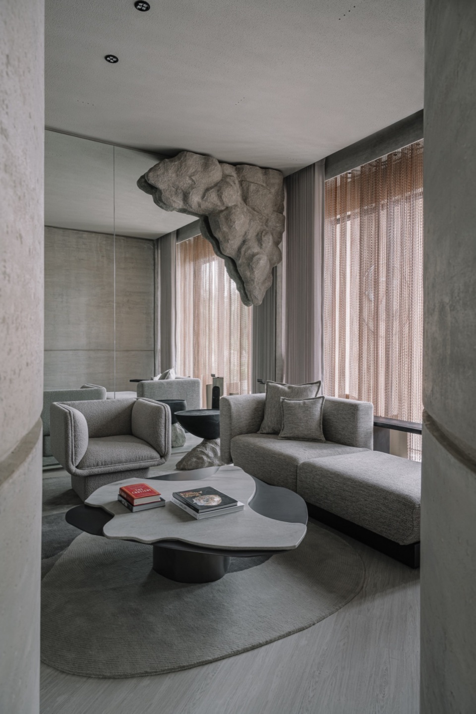 ZAURA Boutique R R Architects