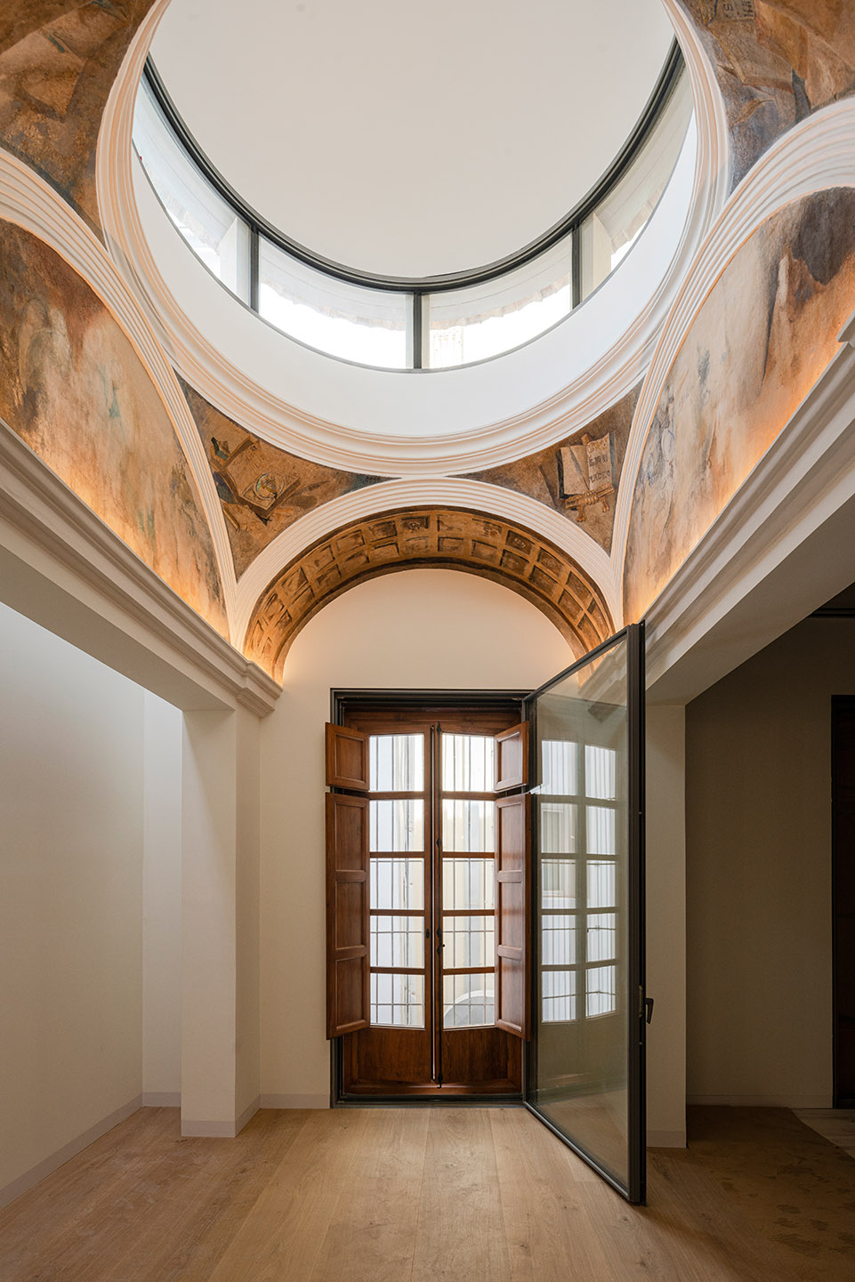 the hortensia herrero art centre by erre arquitectura