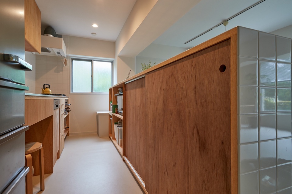 hayama apartment by roovice