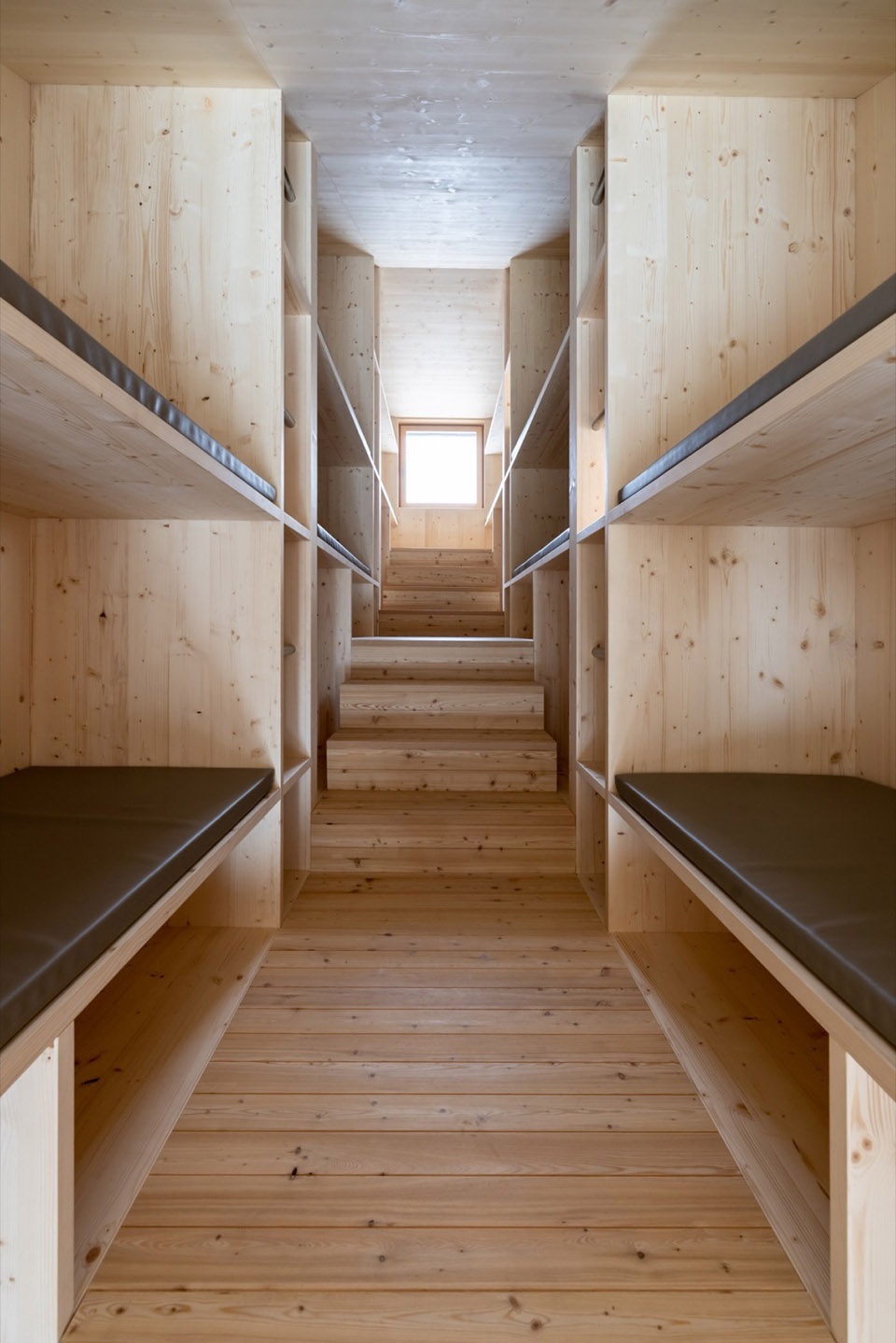 BIVOUAC FANTON by DEMOGO