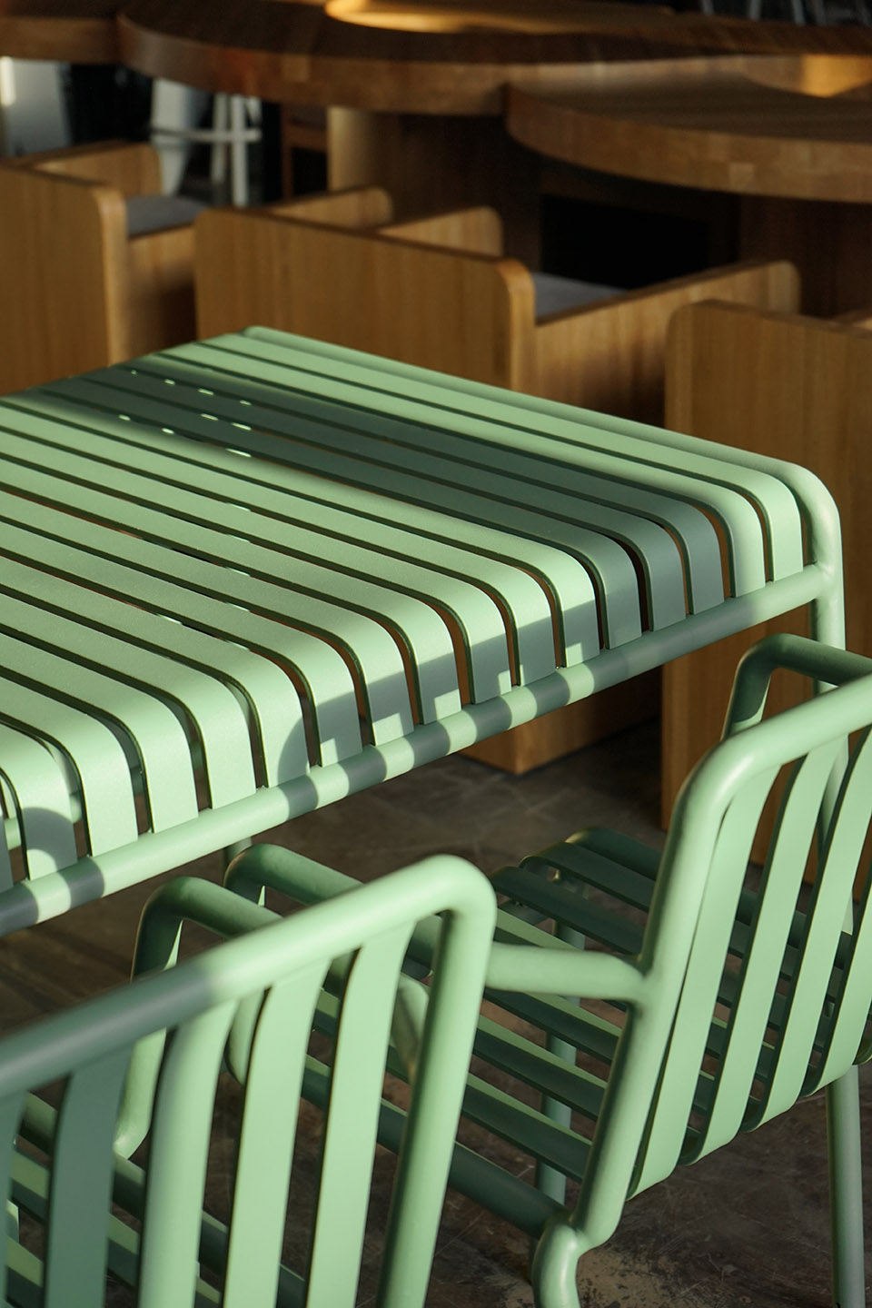 ossu eatery bar room by da bureau
