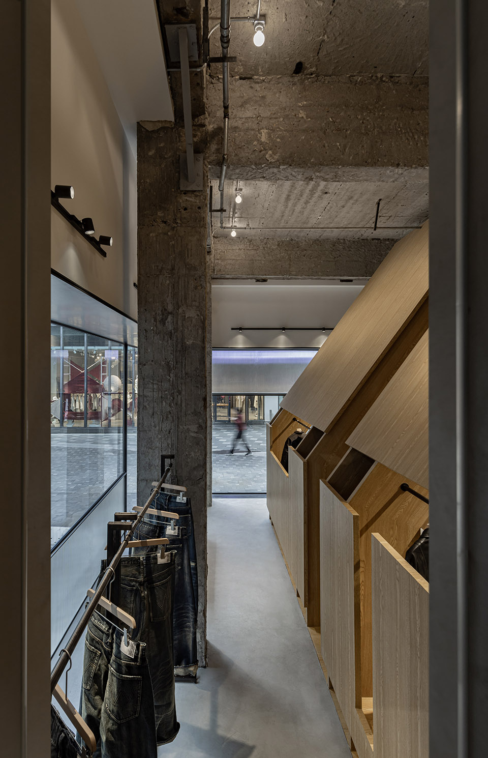 tires the gathring house by basistudio