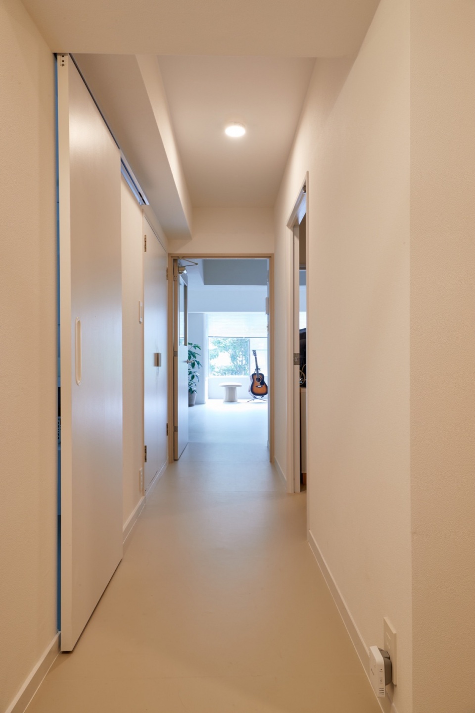 hayama apartment by roovice