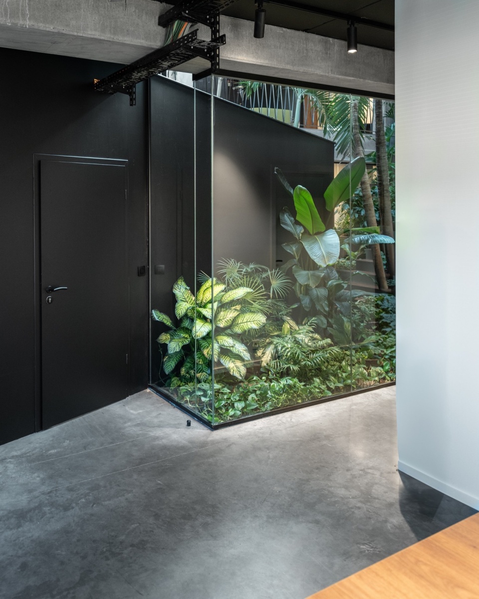 sos roof headquarters by objekt