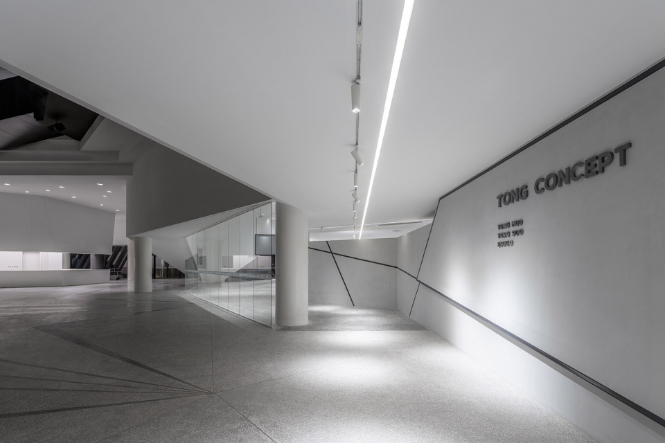 the cloud center by crox