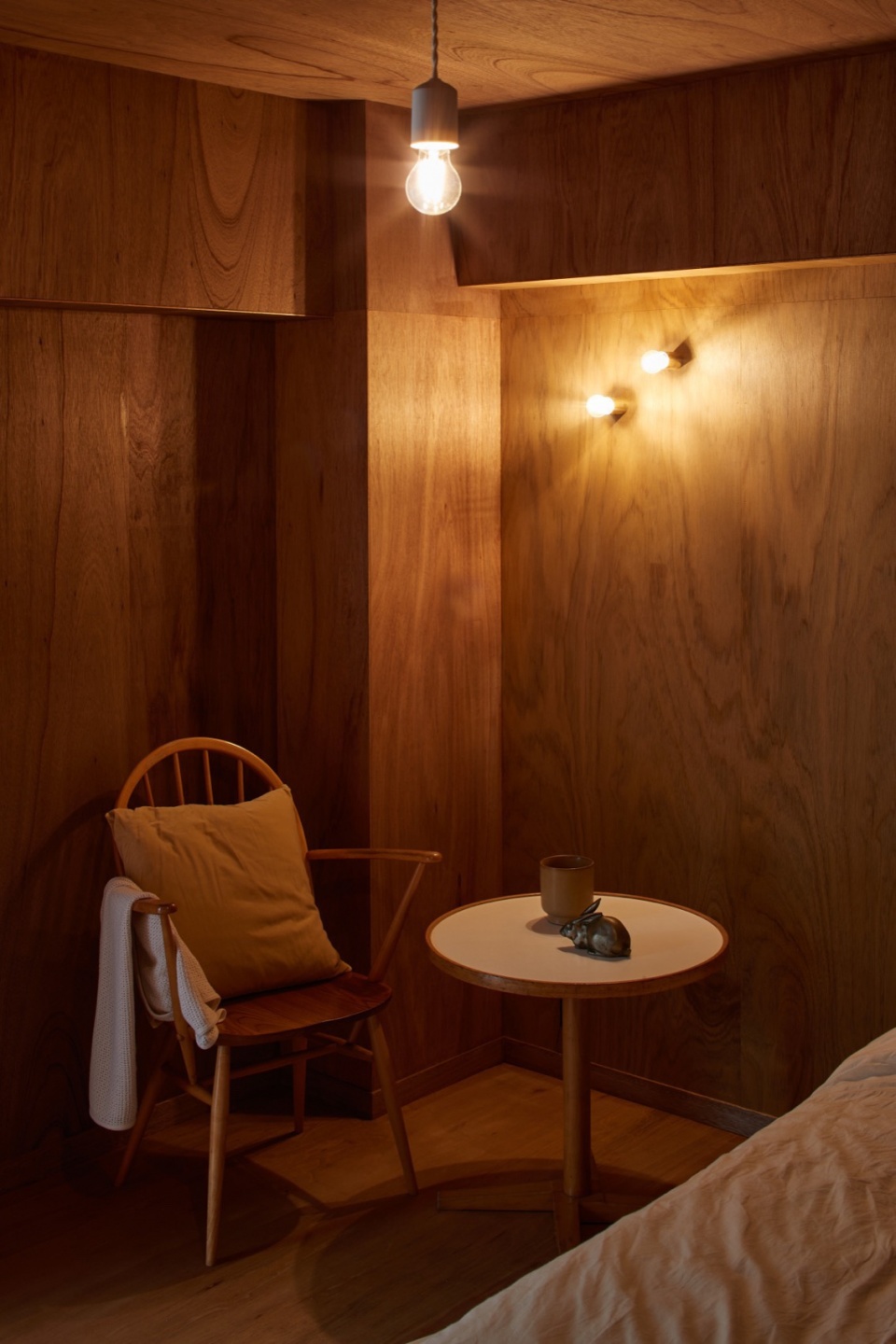 hayama apartment by roovice