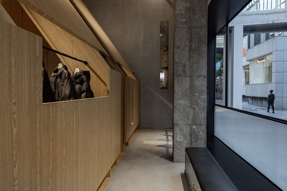 tires the gathring house by basistudio