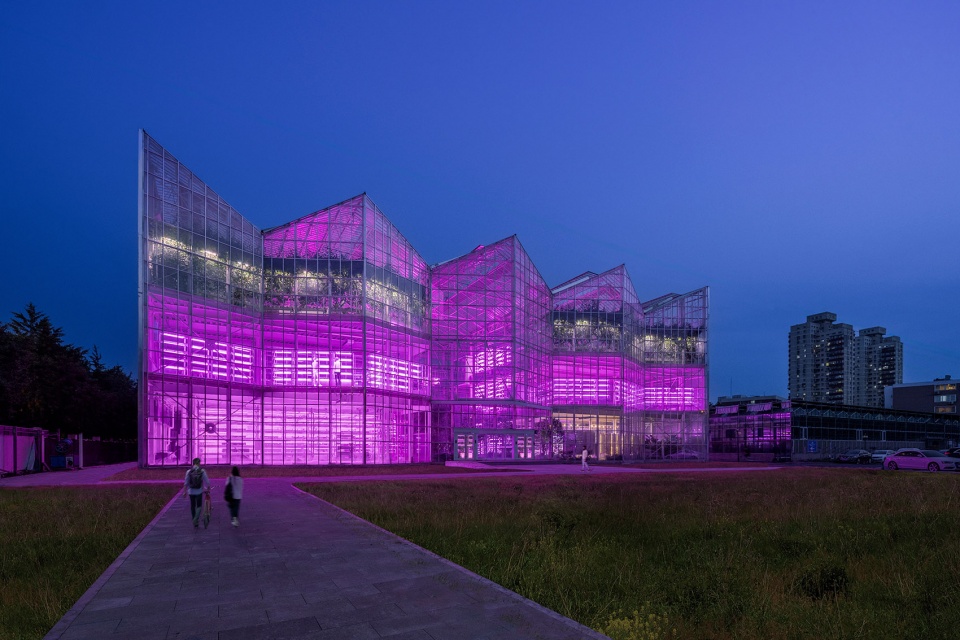 vertical farm beijing by van bergen kolpa architects