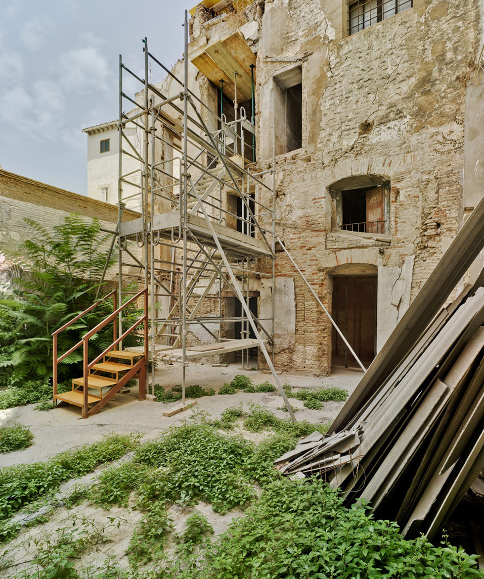 the hortensia herrero art centre by erre arquitectura