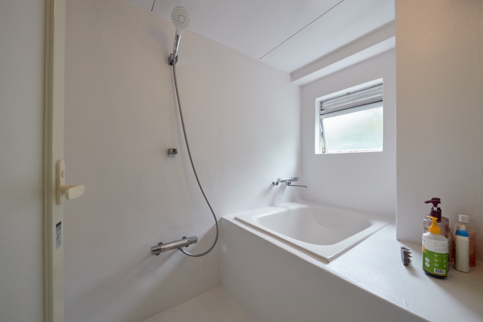 hayama apartment by roovice